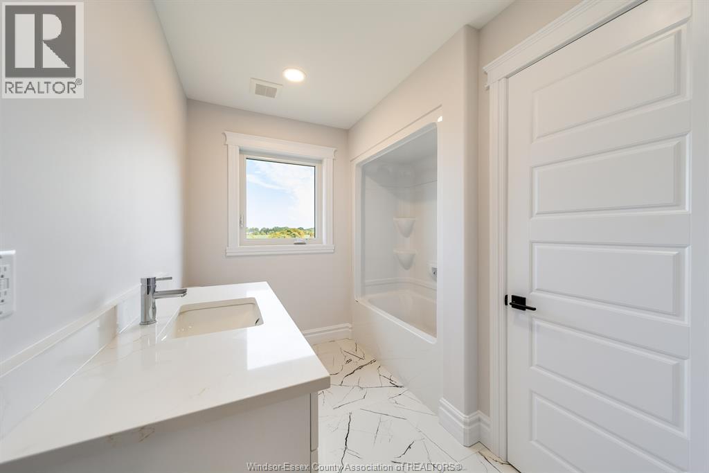 Photo 34 of 629 Summit Street, Lakeshore ON