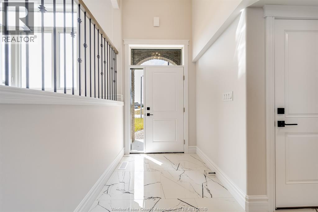 Photo 7 of 629 Summit Street, Lakeshore ON