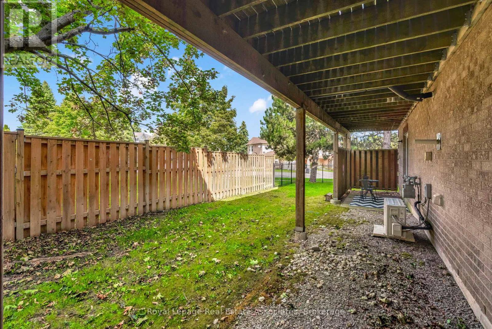 Photo 21 of 2 119 Dambrosio Drive, Barrie ON