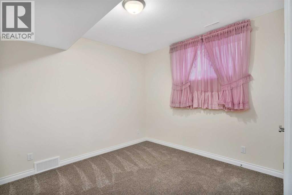 Photo 32 of 26 Parson Drive, Sylvan Lake AB