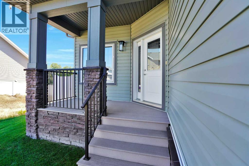 Photo 3 of 26 Parson Drive, Sylvan Lake AB