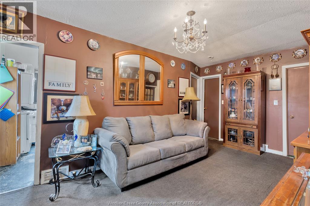 Photo 12 of 853 861 Wyandotte, Windsor ON