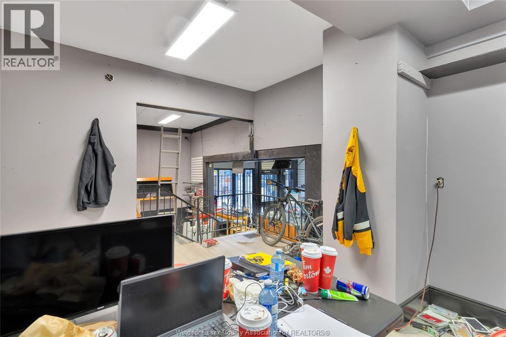 Photo 10 of 853 861 Wyandotte, Windsor ON