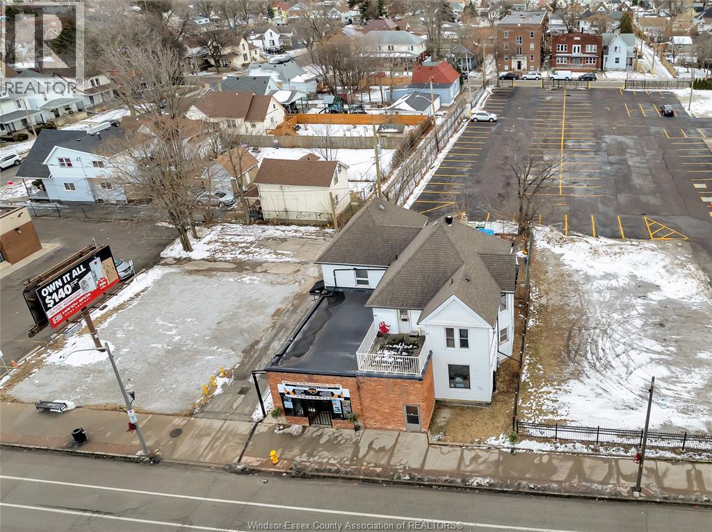 Photo 4 of 853 861 Wyandotte, Windsor ON