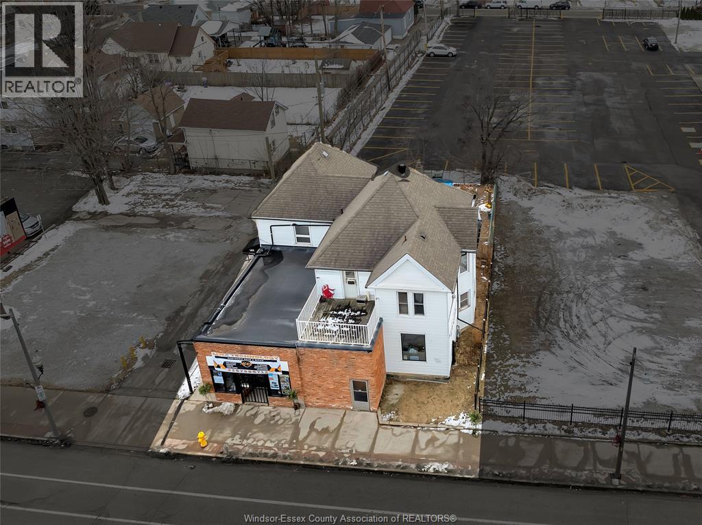 Photo 3 of 853 861 Wyandotte, Windsor ON