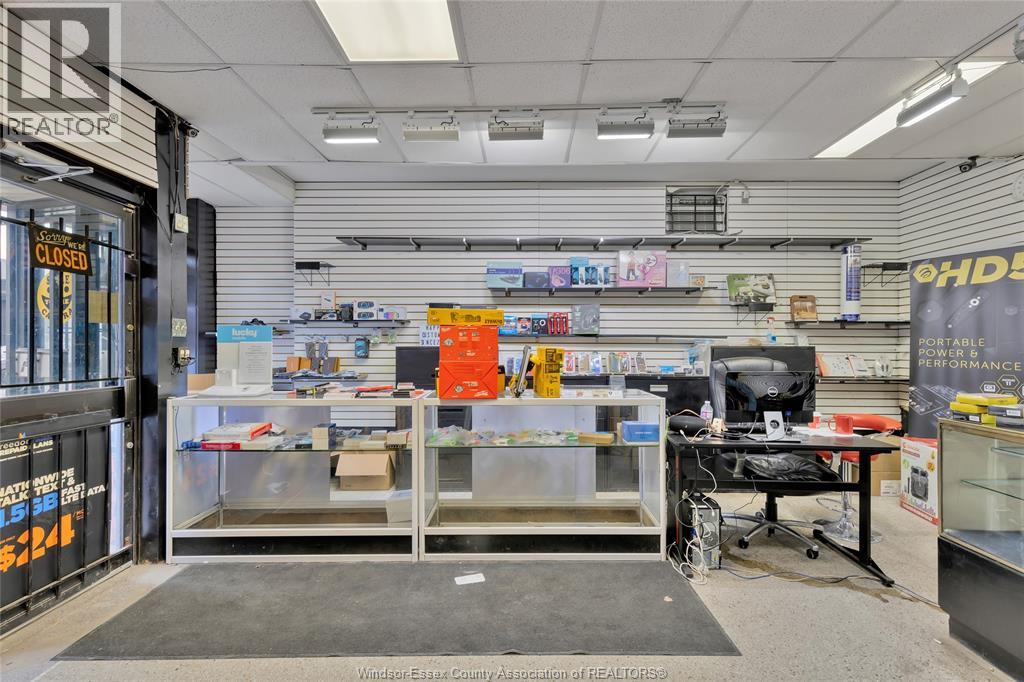 Photo 11 of 853 861 Wyandotte, Windsor ON
