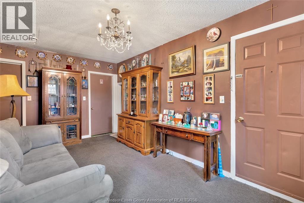 Photo 13 of 853 861 Wyandotte, Windsor ON