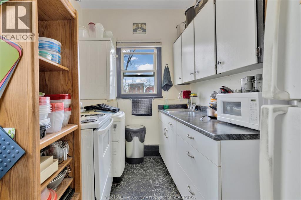 Photo 15 of 853 861 Wyandotte, Windsor ON