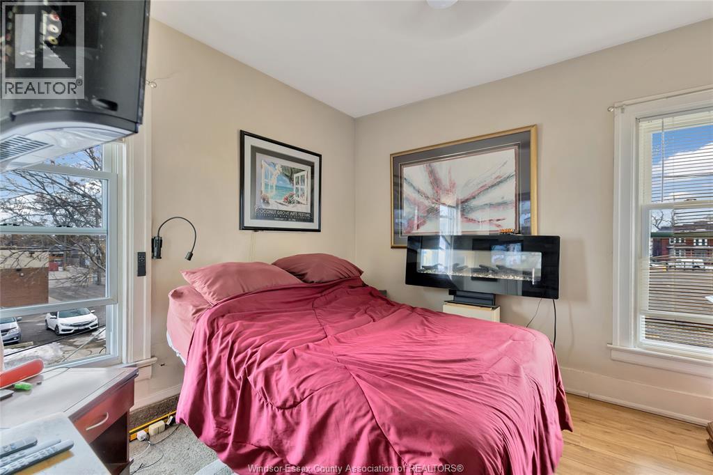 Photo 31 of 853 861 Wyandotte, Windsor ON