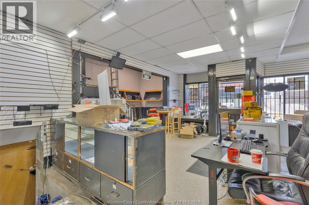 Photo 7 of 853 861 Wyandotte, Windsor ON