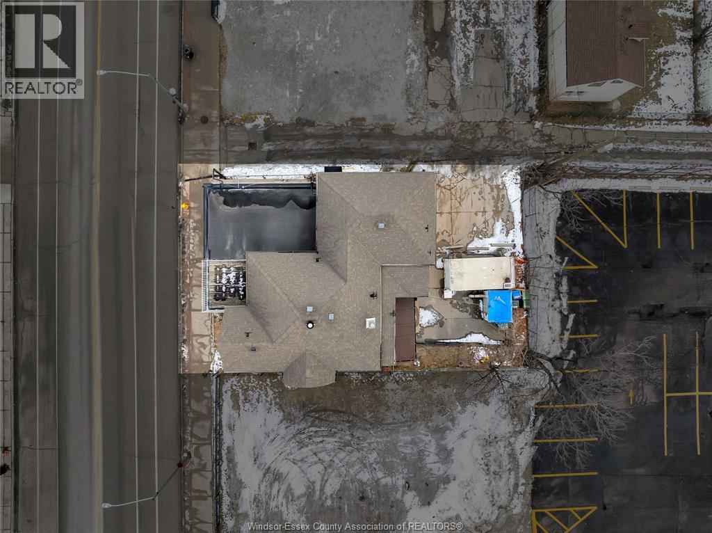 Photo 42 of 853 861 Wyandotte, Windsor ON