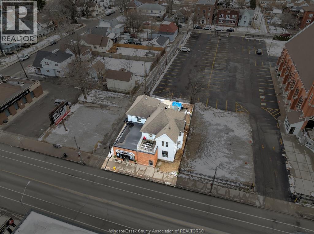 Photo 41 of 853 861 Wyandotte, Windsor ON