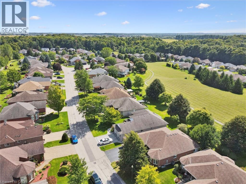 Photo 35 of 153 Golf Links Drive Unit 139, Baden ON