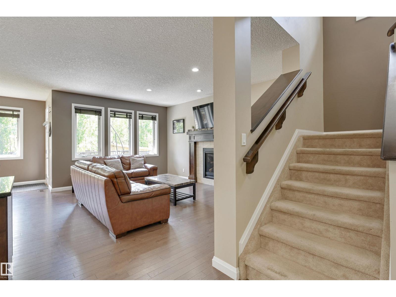 Photo 8 of 6127 175 Av Nw, Edmonton AB