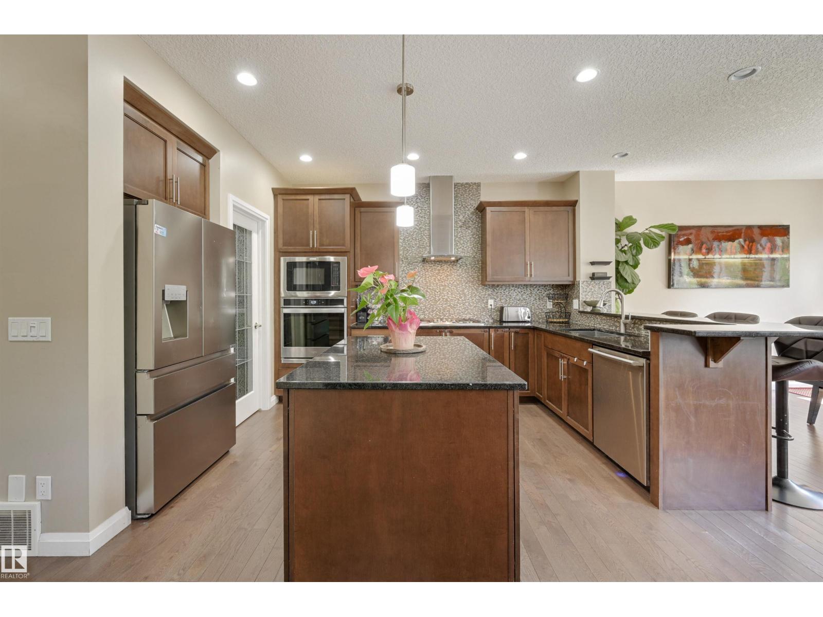 Photo 12 of 6127 175 Av Nw, Edmonton AB
