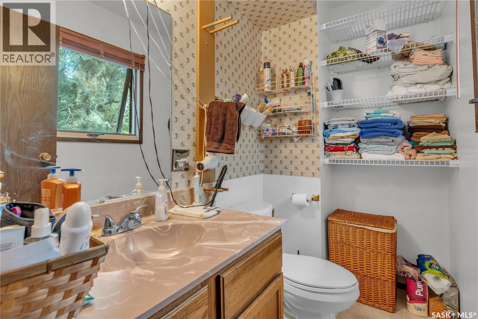 Photo 23 of Cres 110 Salemka Crescent, Regina SK