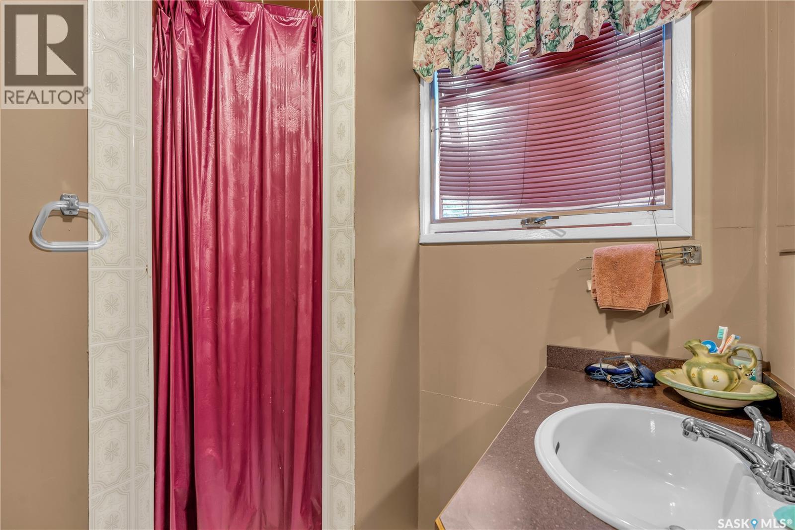 Photo 26 of Cres 110 Salemka Crescent, Regina SK