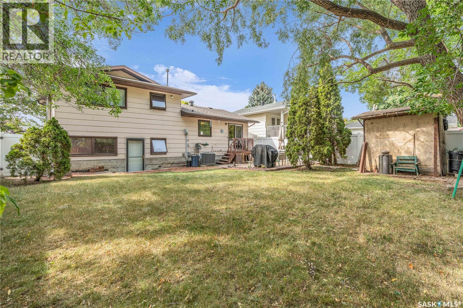 Photo 42 of Cres 110 Salemka Crescent, Regina SK