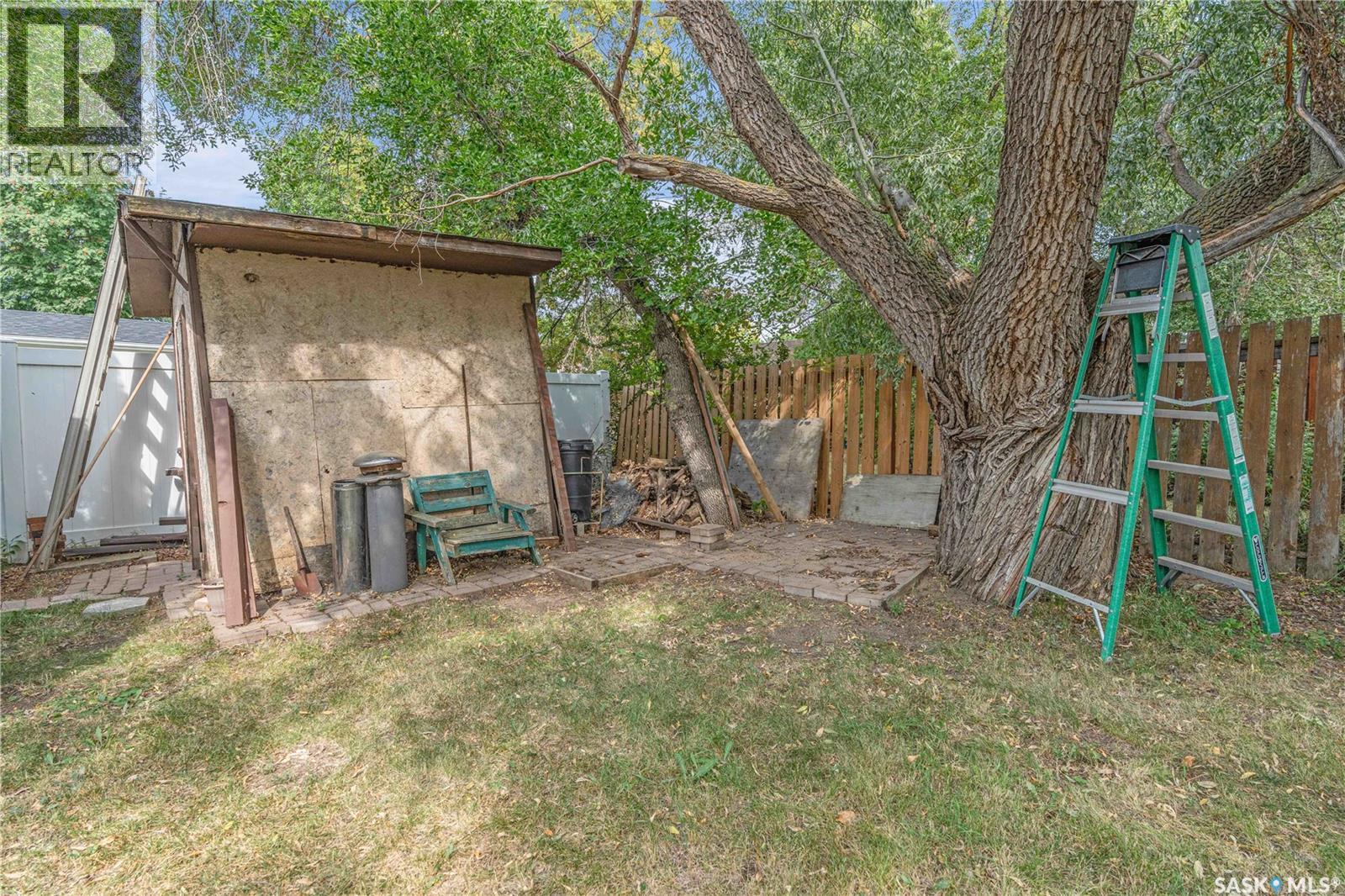 Photo 44 of Cres 110 Salemka Crescent, Regina SK