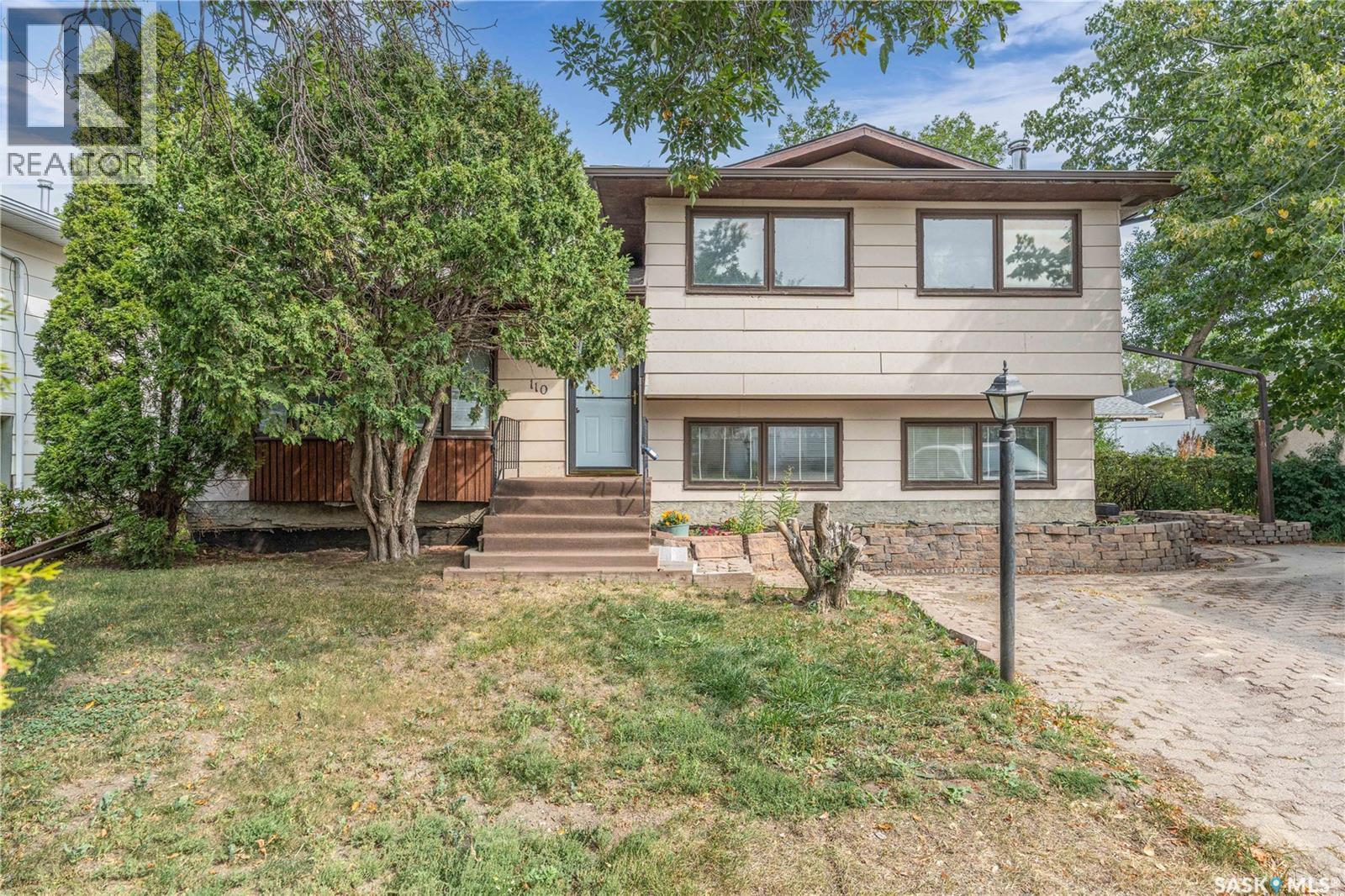 Photo 47 of Cres 110 Salemka Crescent, Regina SK