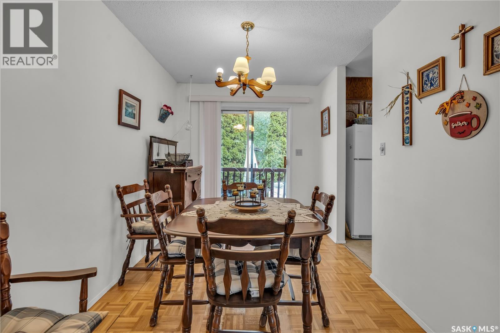 Photo 8 of Cres 110 Salemka Crescent, Regina SK