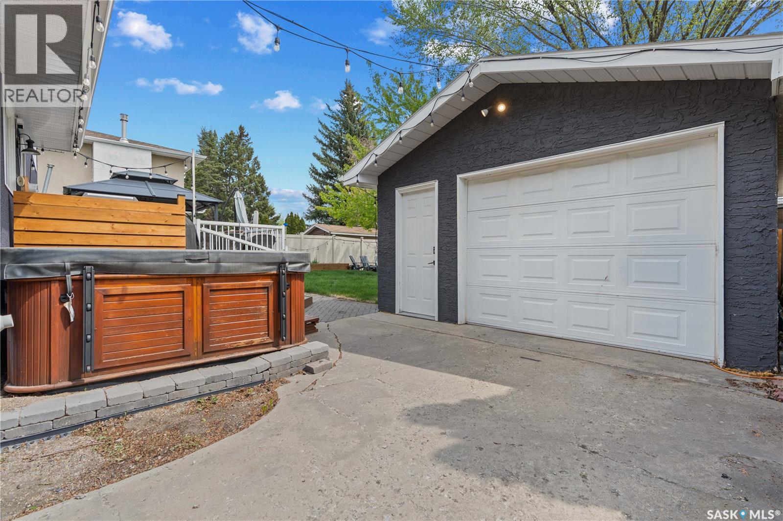 Photo 48 of 24 French Crescent, Regina SK