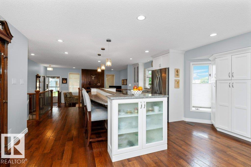 Photo 11 of 18747 80 Av Nw, Edmonton AB
