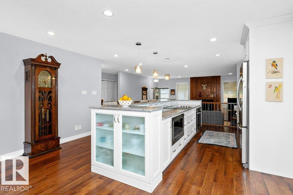 Photo 12 of 18747 80 Av Nw, Edmonton AB