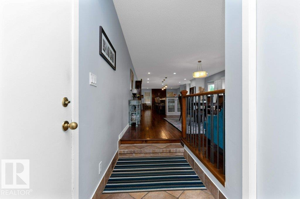 Photo 4 of 18747 80 Av Nw, Edmonton AB