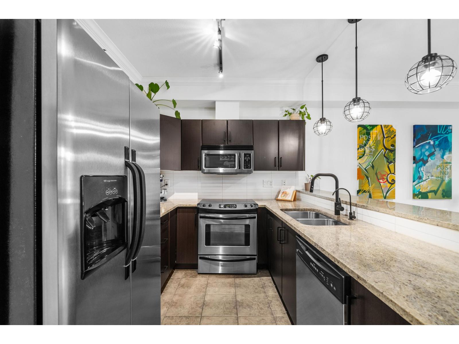 Photo 9 of 308 2632 Pauline Street, Abbotsford BC