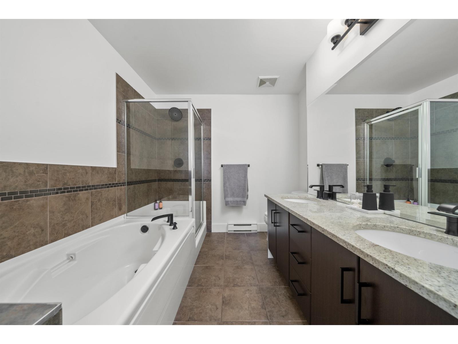 Photo 23 of 308 2632 Pauline Street, Abbotsford BC