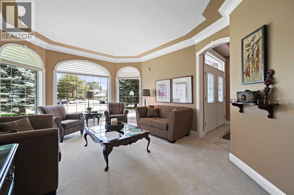 Photo 3 of 139 Pumpmeadow Place Sw, Calgary AB