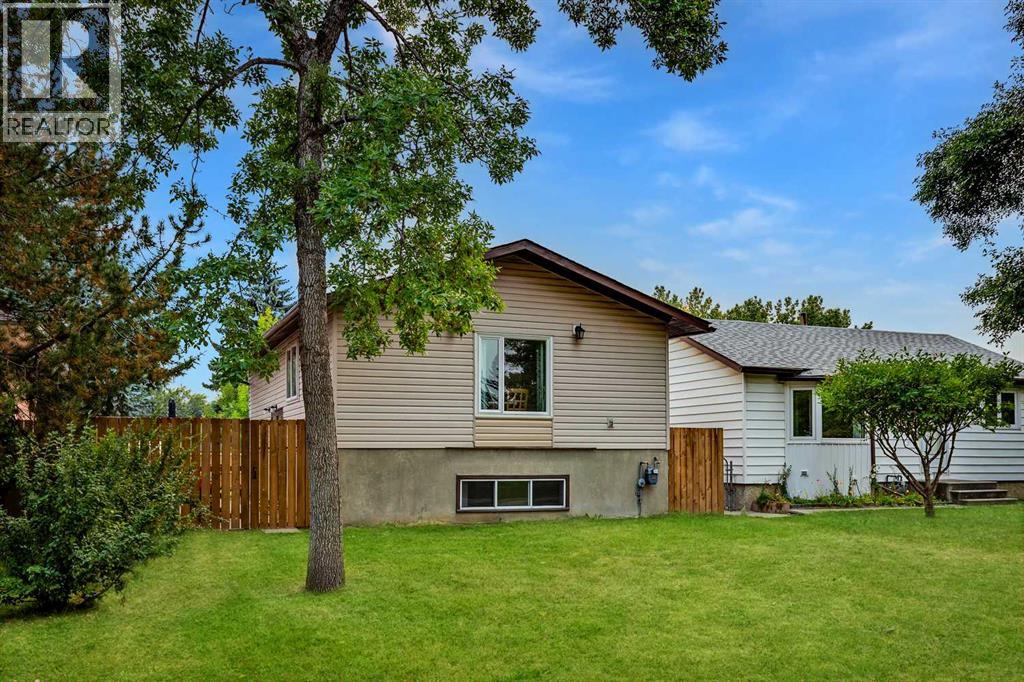 Photo 1 of 3456 31 A Avenue Se, Calgary AB