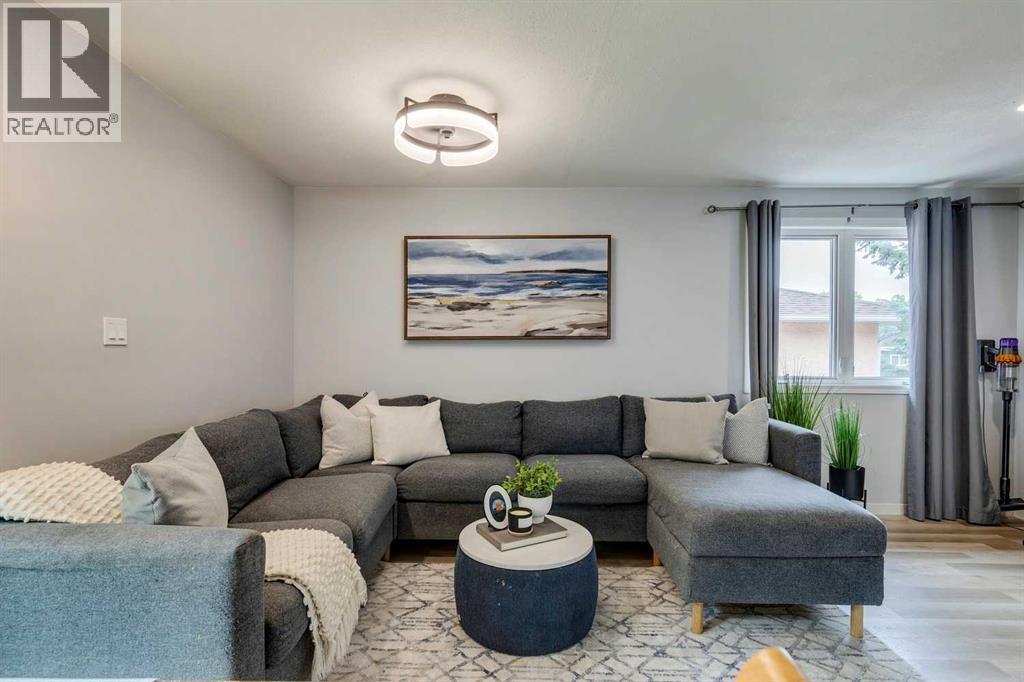 Photo 4 of 3456 31 A Avenue Se, Calgary AB