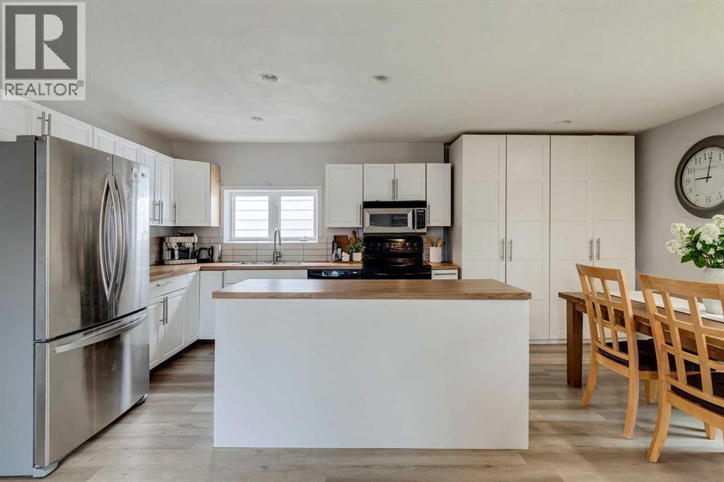 Photo 10 of 3456 31 A Avenue Se, Calgary AB