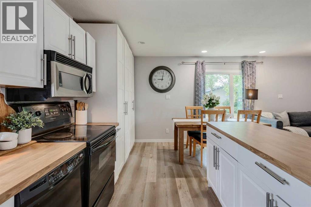 Photo 11 of 3456 31 A Avenue Se, Calgary AB