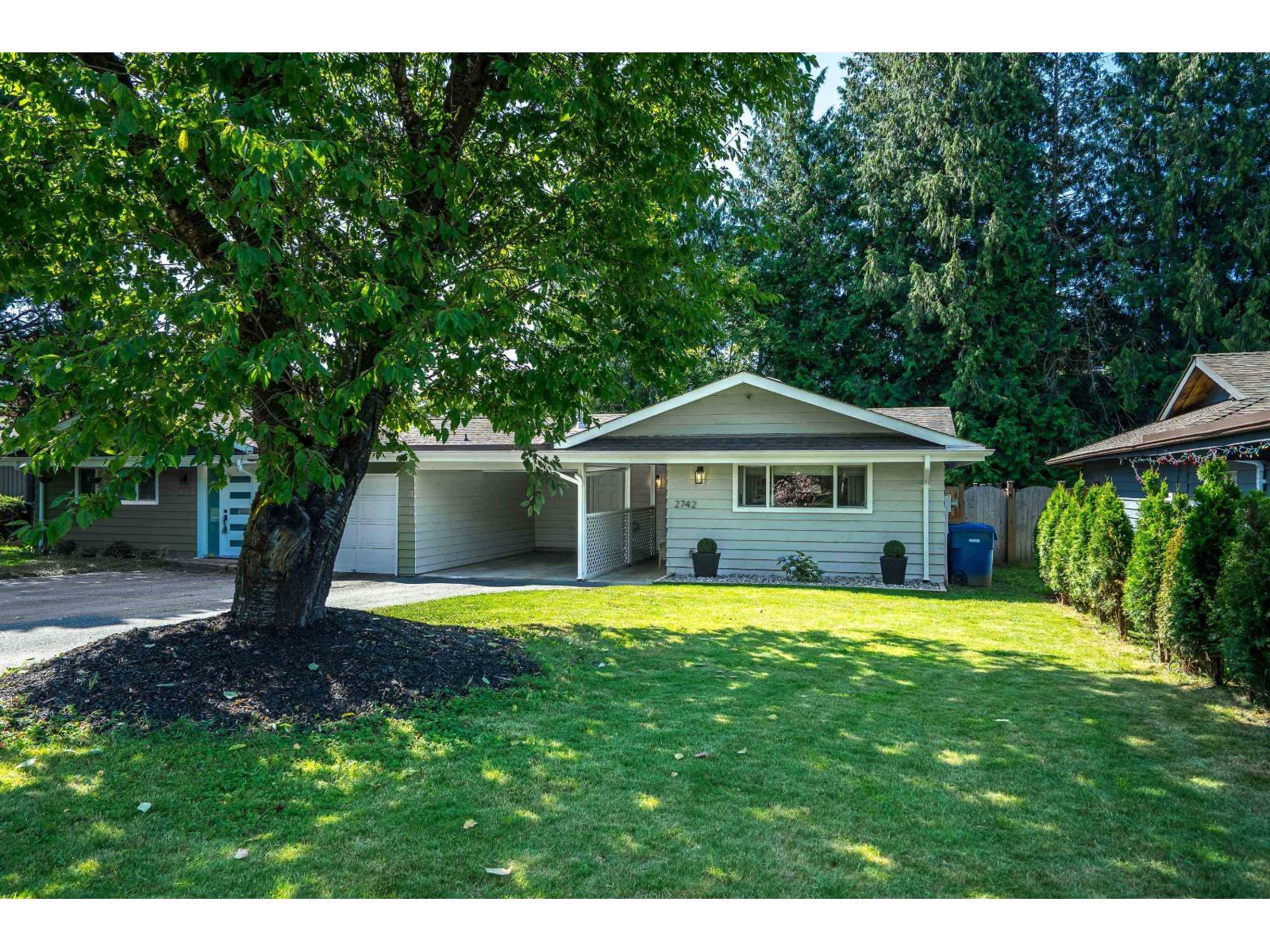 Photo 2 of 2742 Sandon Drive, Abbotsford BC