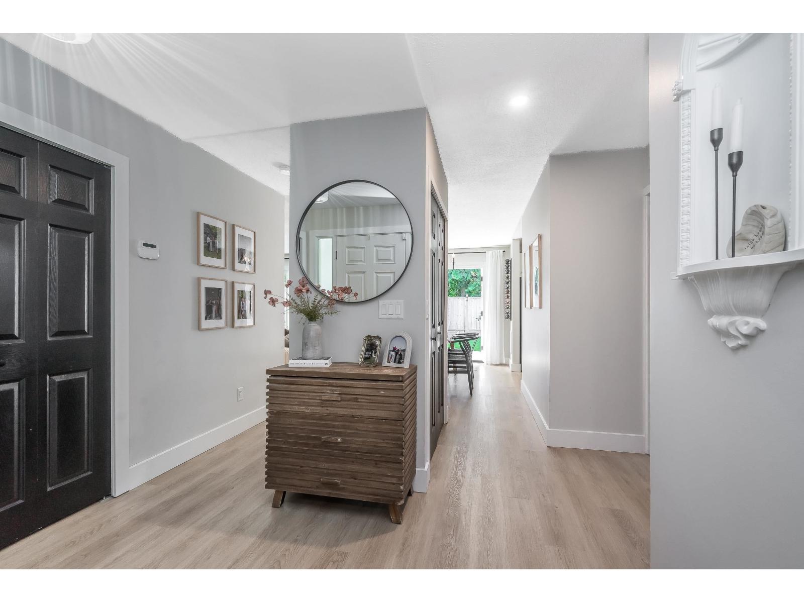 Photo 6 of 2742 Sandon Drive, Abbotsford BC