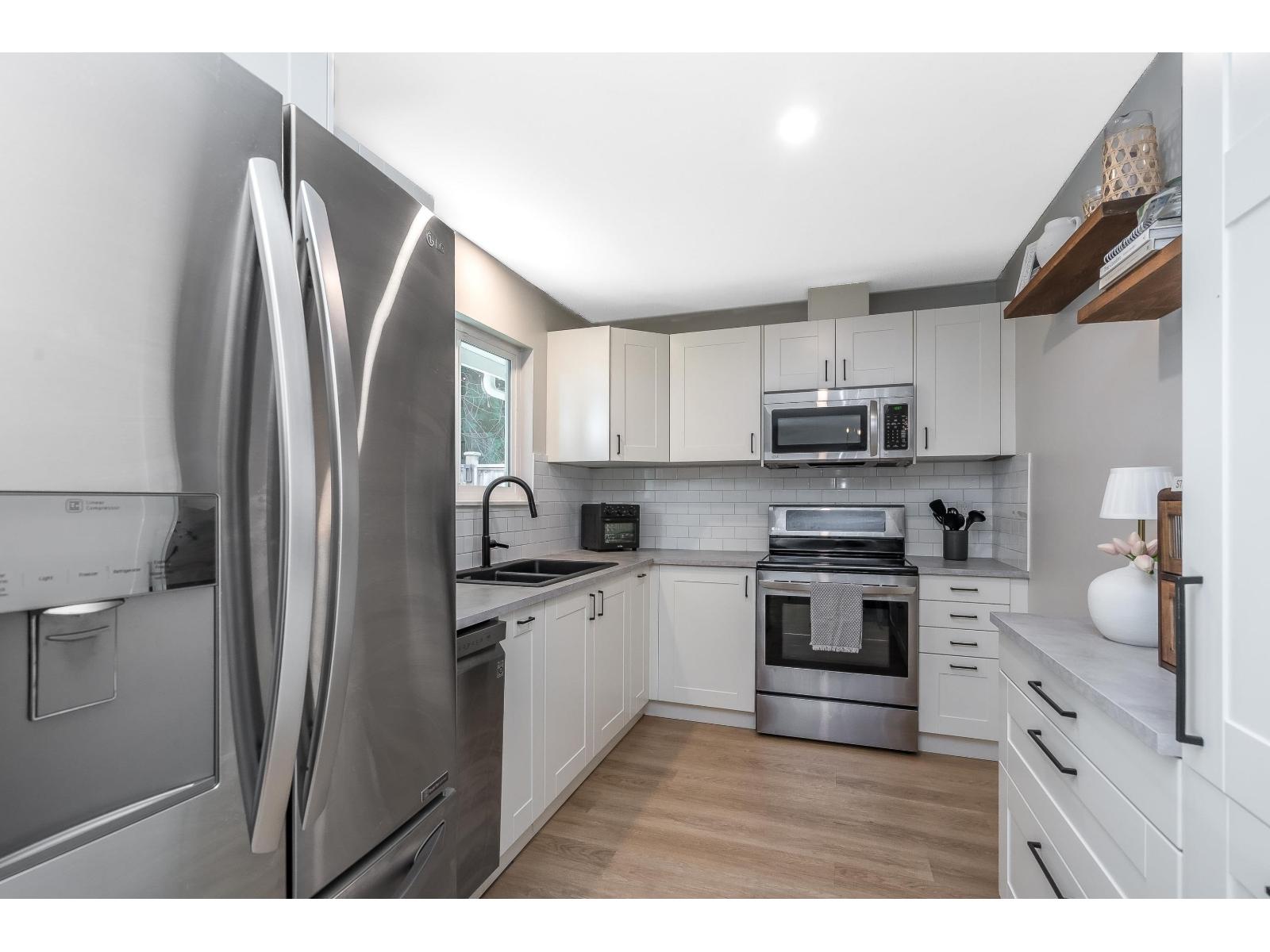 Photo 9 of 2742 Sandon Drive, Abbotsford BC