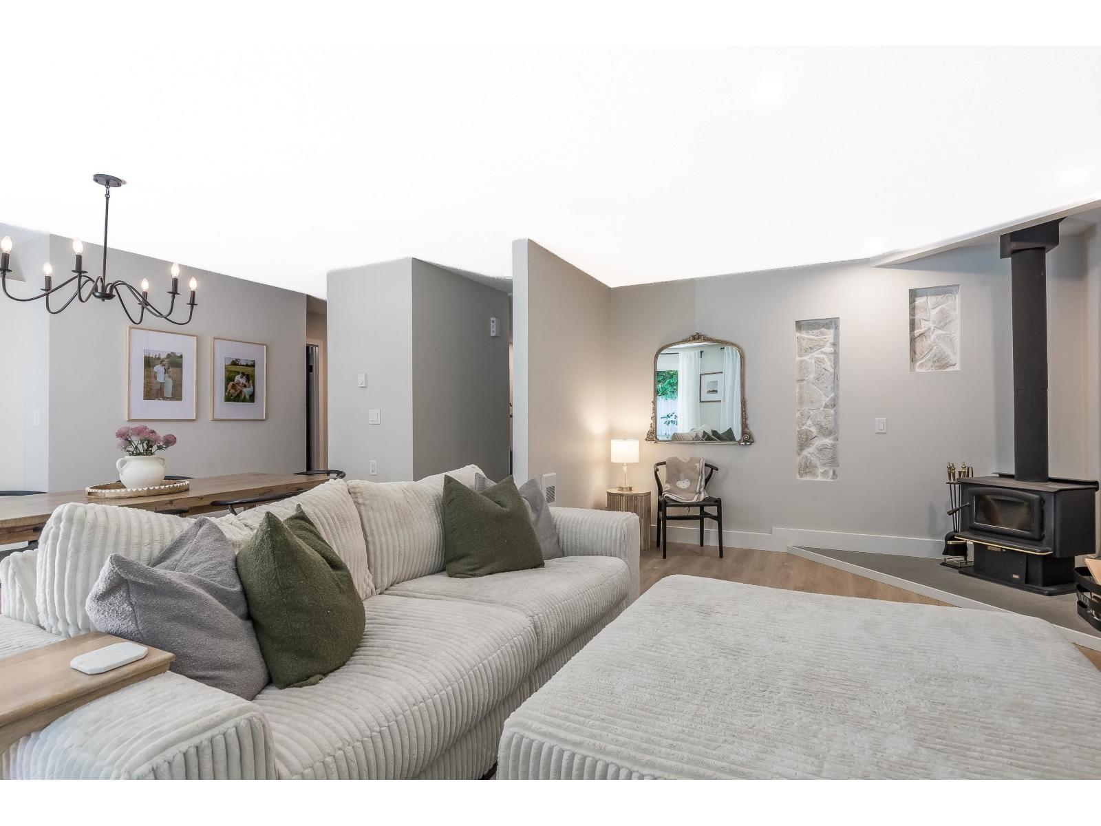 Photo 21 of 2742 Sandon Drive, Abbotsford BC