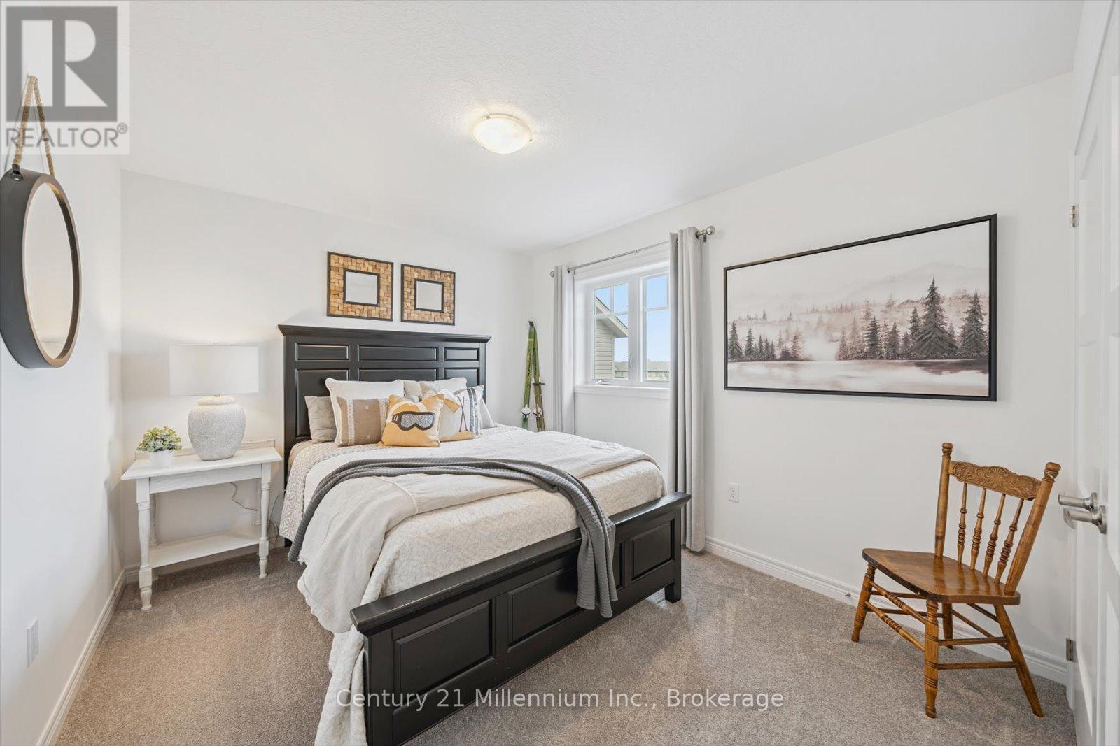 Photo 33 of 17 Bassett Street, Collingwood ON