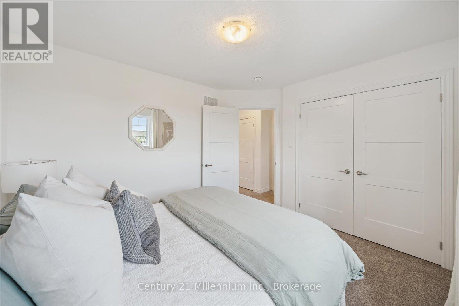 Photo 39 of 17 Bassett Street, Collingwood ON