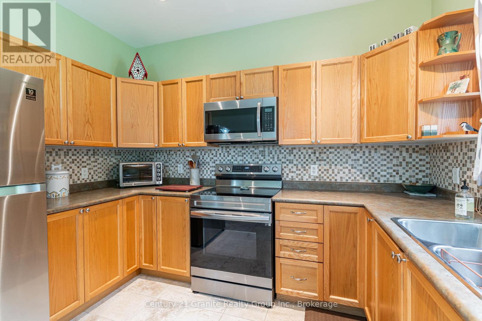 Photo 15 of 21 Windover Drive, Minden Hills ON