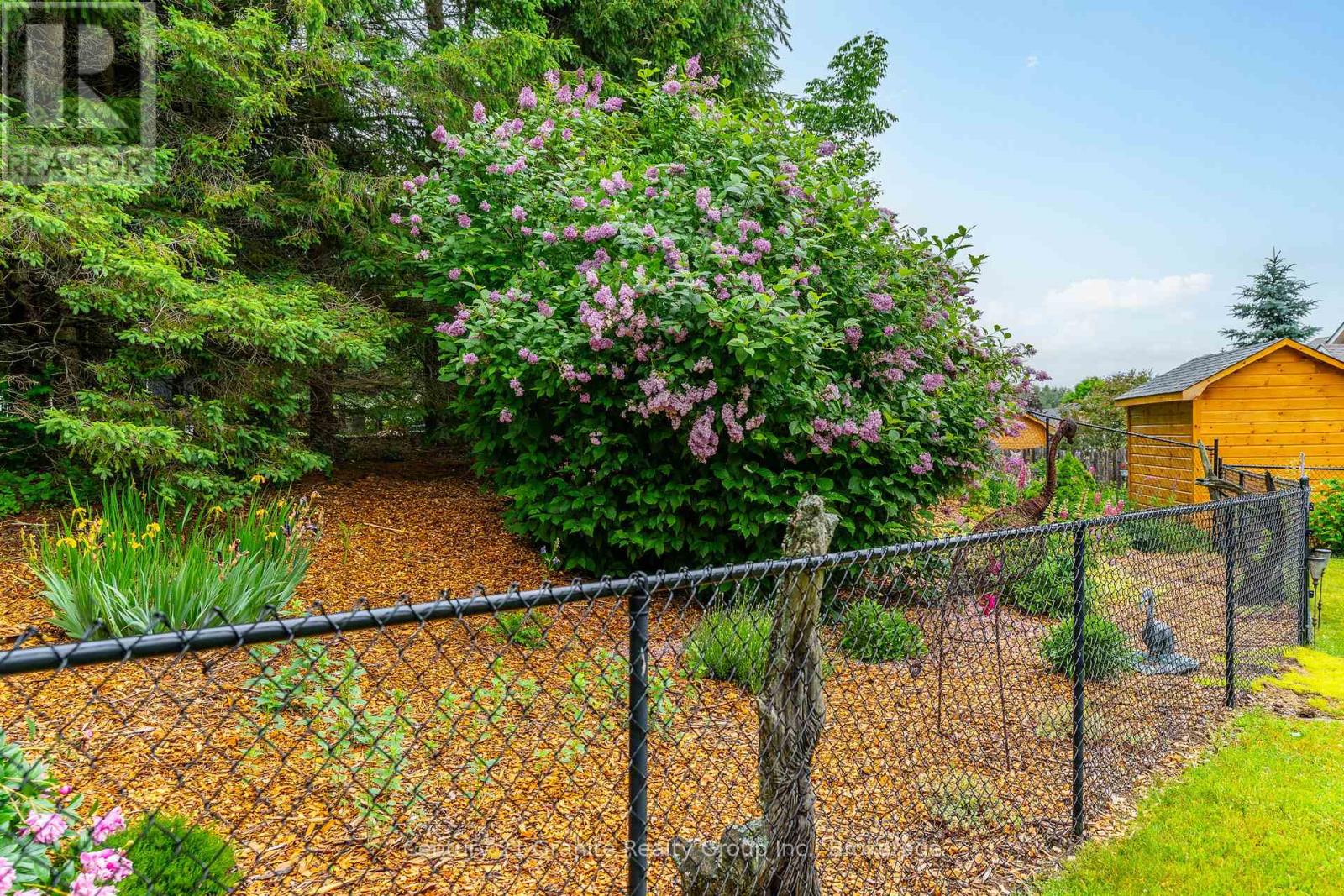 Photo 35 of 21 Windover Drive, Minden Hills ON