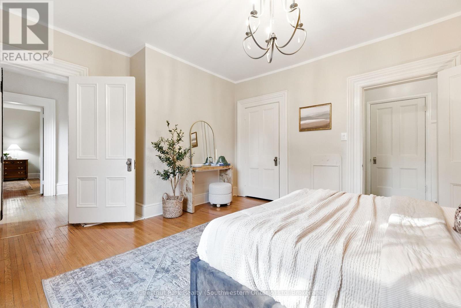 Photo 37 of 76 Queen Street, Guelph ON
