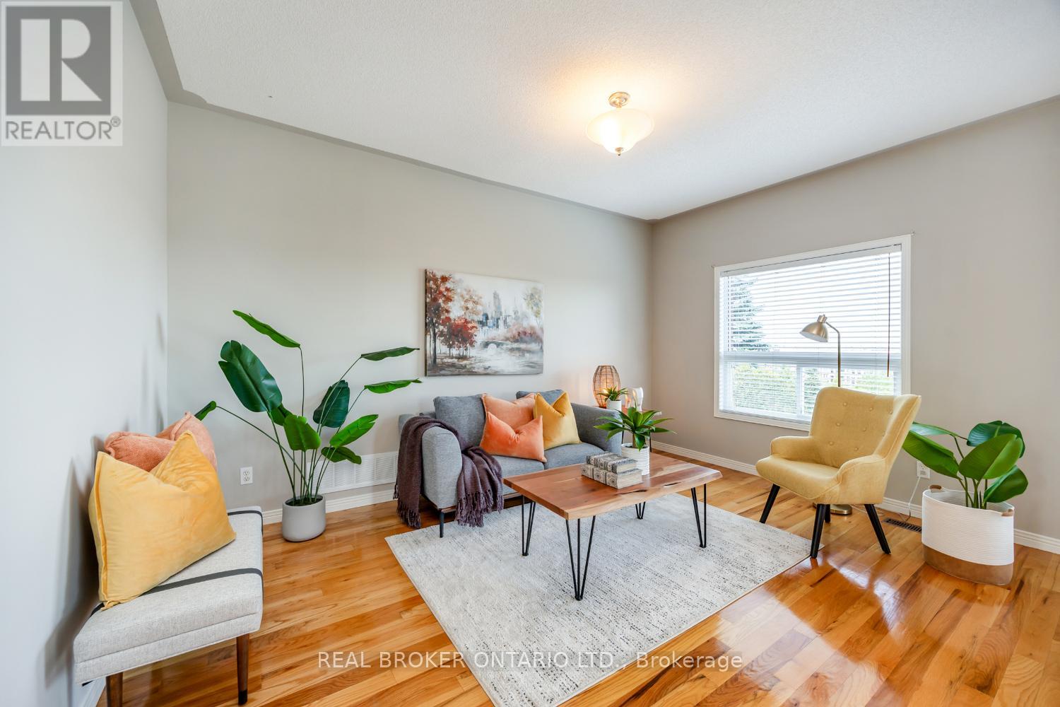 Photo 11 of 69 Padfield Drive, Clarington ON