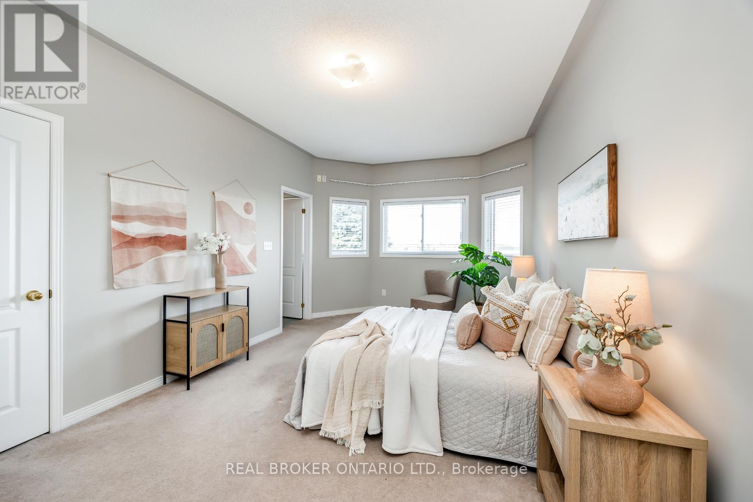 Photo 18 of 69 Padfield Drive, Clarington ON