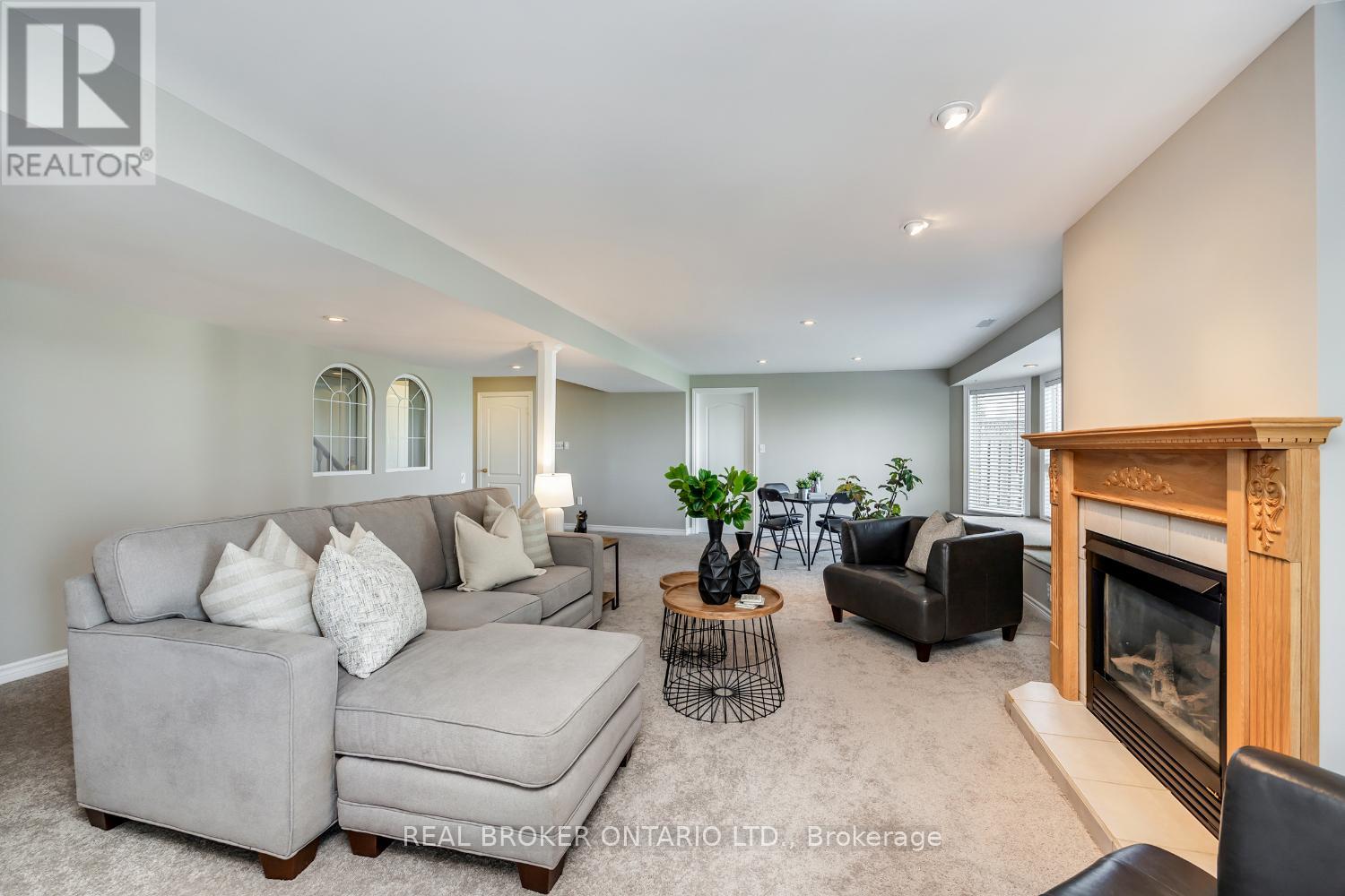 Photo 25 of 69 Padfield Drive, Clarington ON