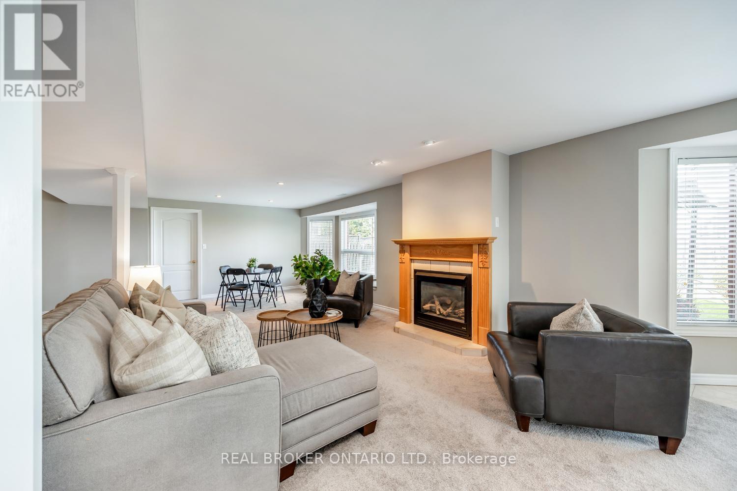 Photo 28 of 69 Padfield Drive, Clarington ON