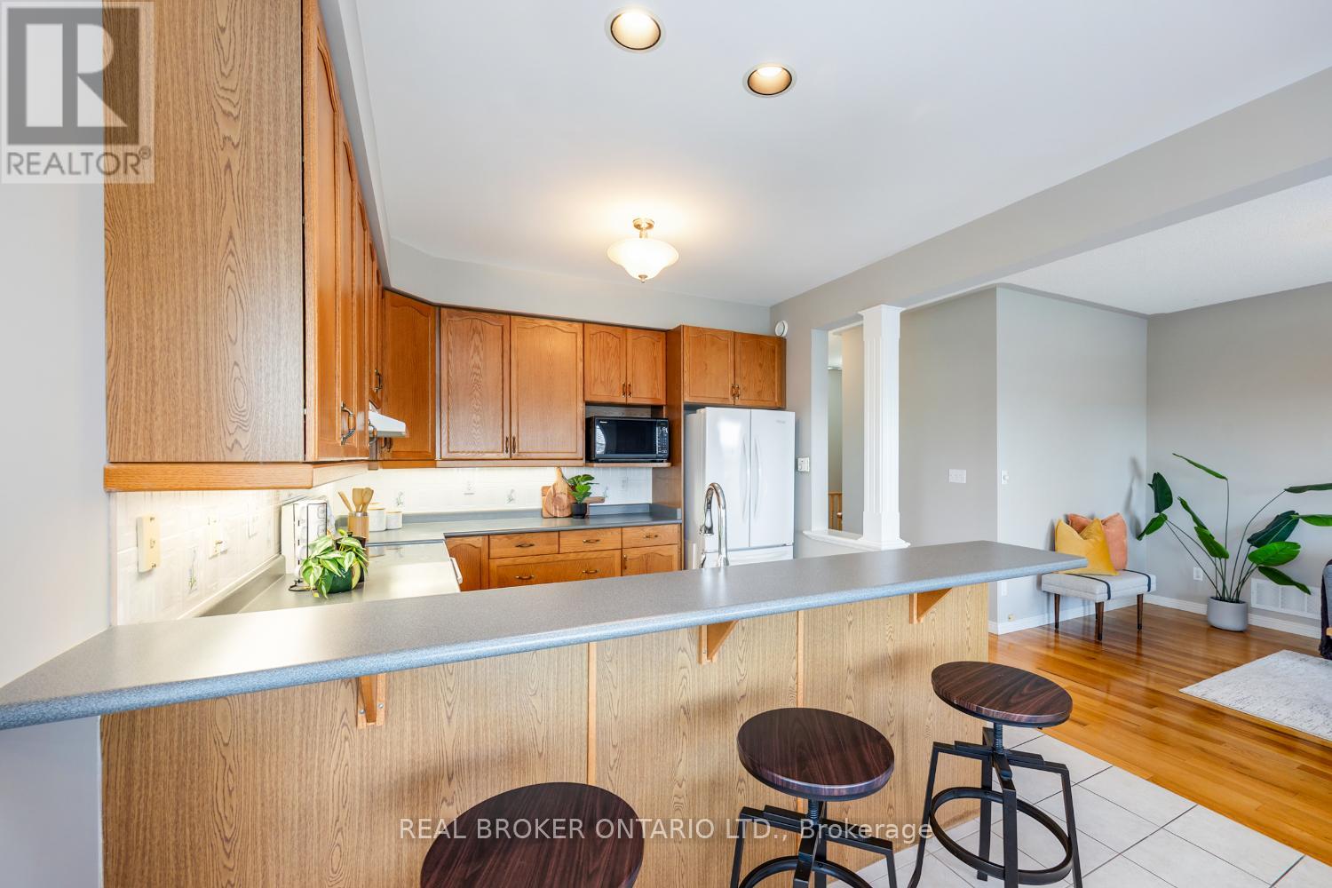 Photo 8 of 69 Padfield Drive, Clarington ON